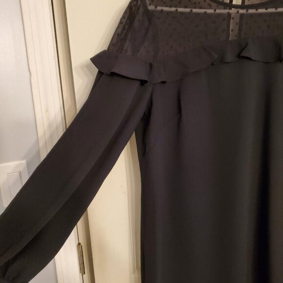 Black Dress - Picture 2 of 7